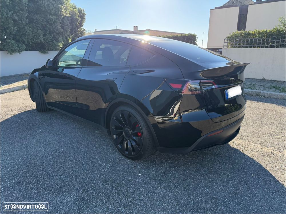 Tesla Model Y Performance Dual Motor AWD - 3