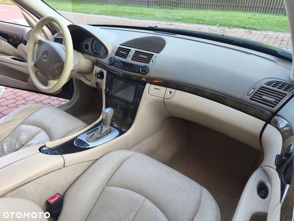 Mercedes-Benz Klasa E 320 4Matic Automatik Avantgarde - 23