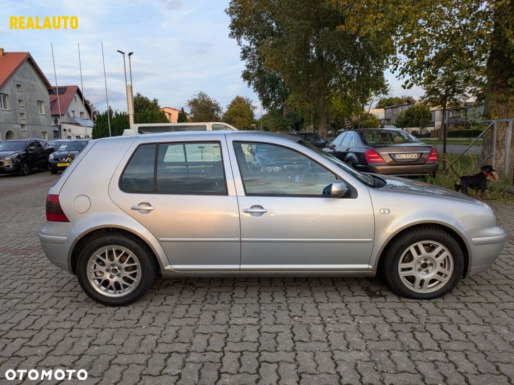 Volkswagen Golf - 5