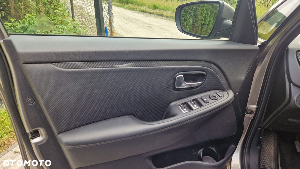 Kia Carens 1.7 CRDi M 7os EU6 - 20