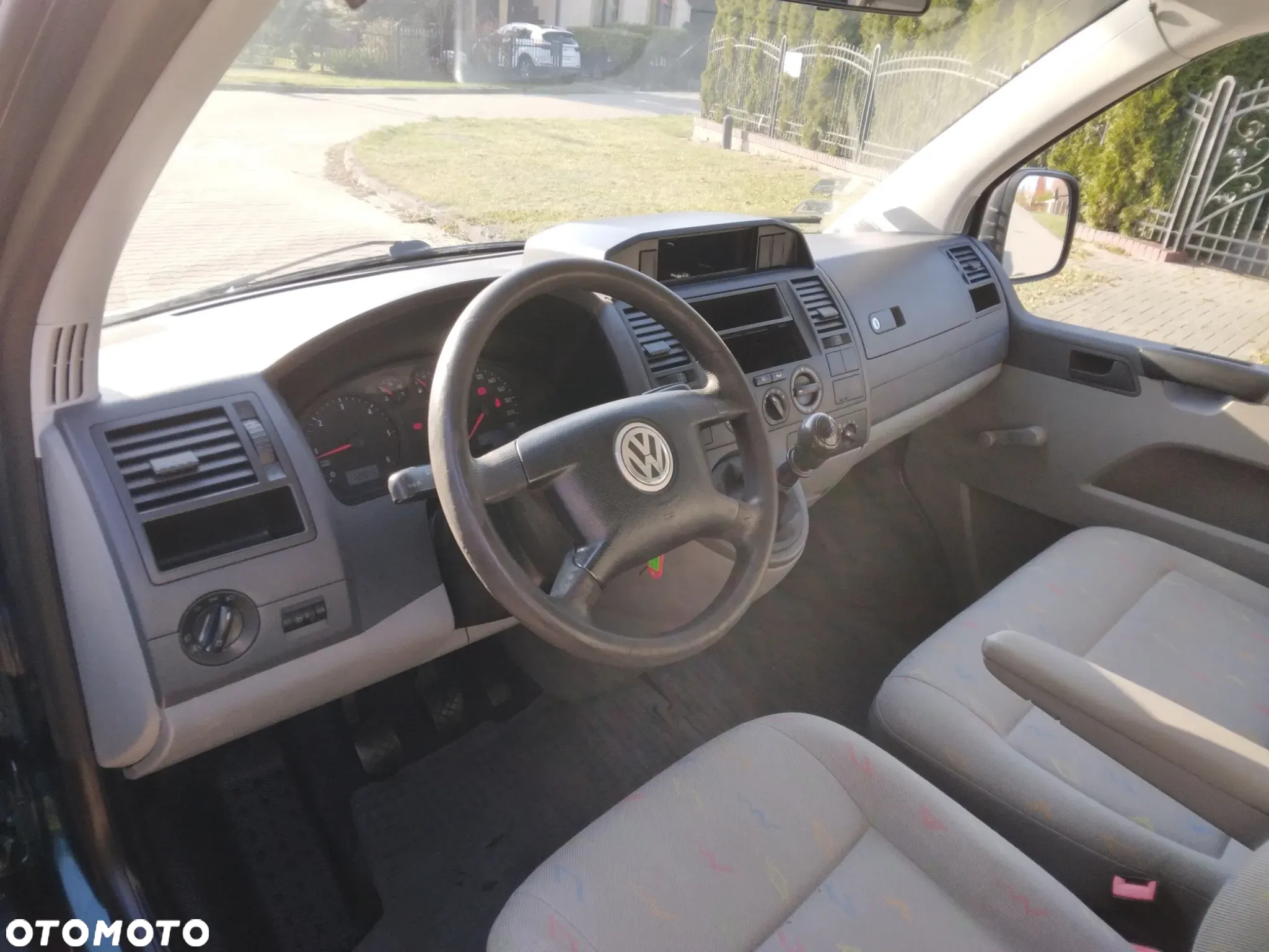 Volkswagen Caravelle - 6