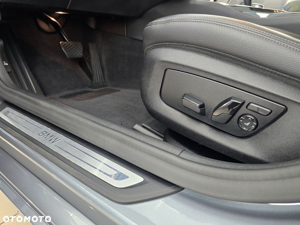 BMW Seria 5 520d xDrive MHEV - 13