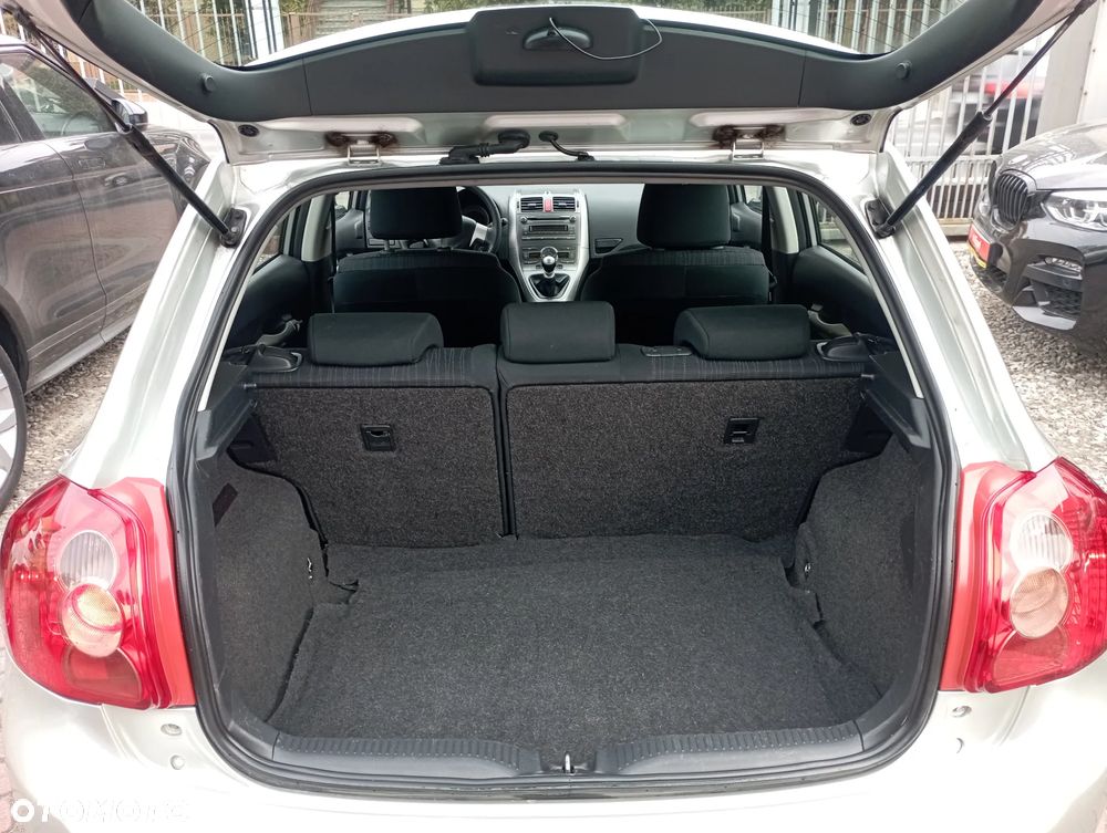 Toyota Auris 1.4 D-4D Luna - 23