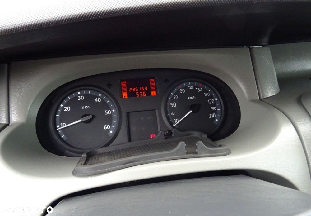 Renault Trafic - 9