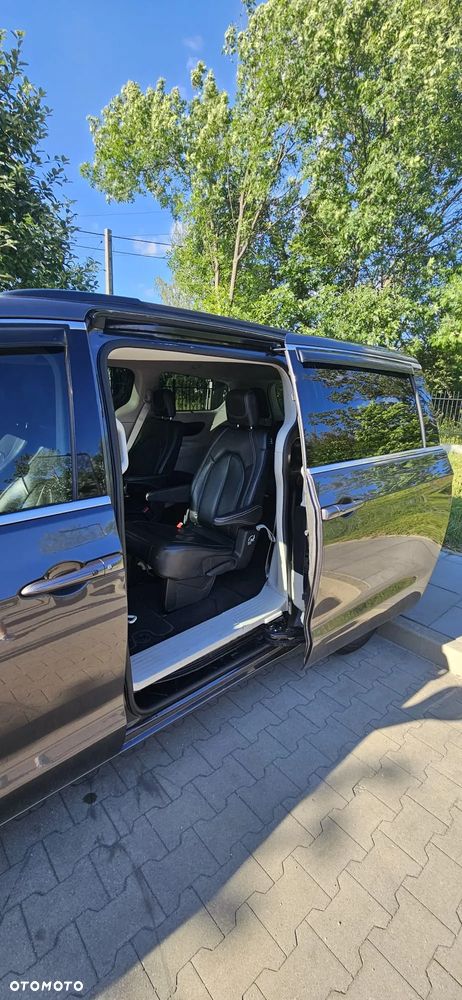 Chrysler Pacifica - 31