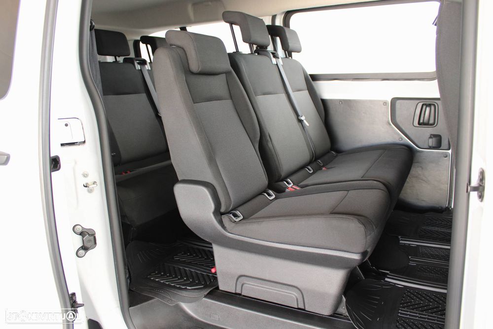 Peugeot e-Traveller - 13