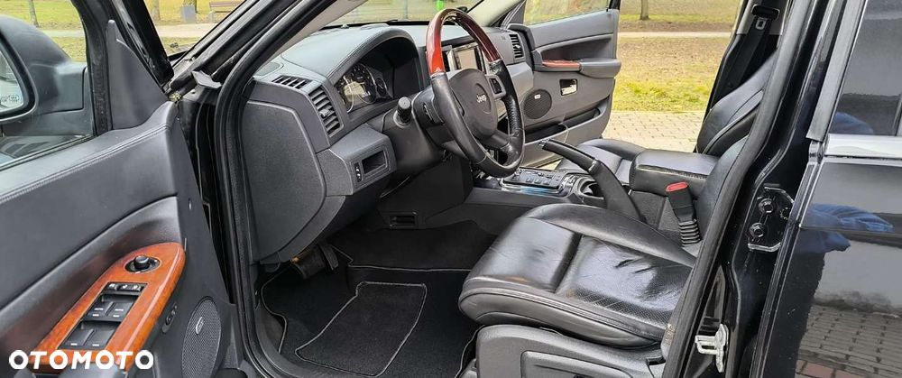 Jeep Grand Cherokee - 18