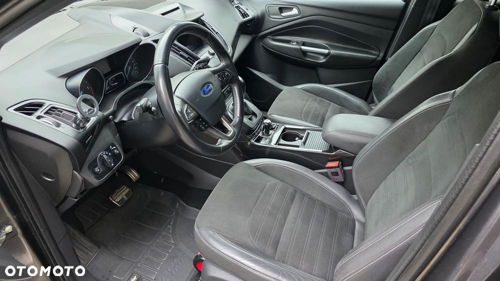 Ford Kuga 2.0 TDCi 4x4 ST-Line - 23