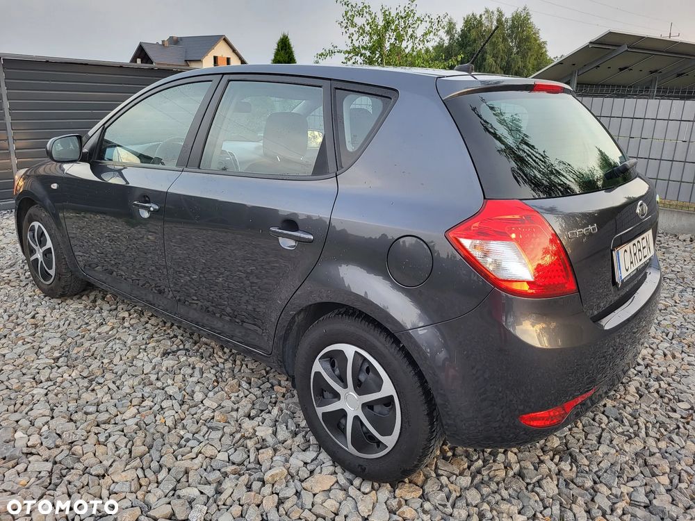 Kia Ceed 1.4 Comfort + - 19