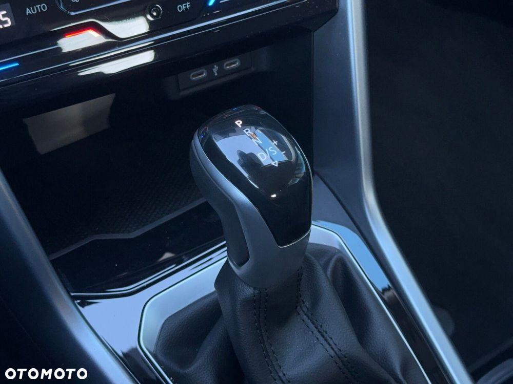 Volkswagen T-Roc - 31