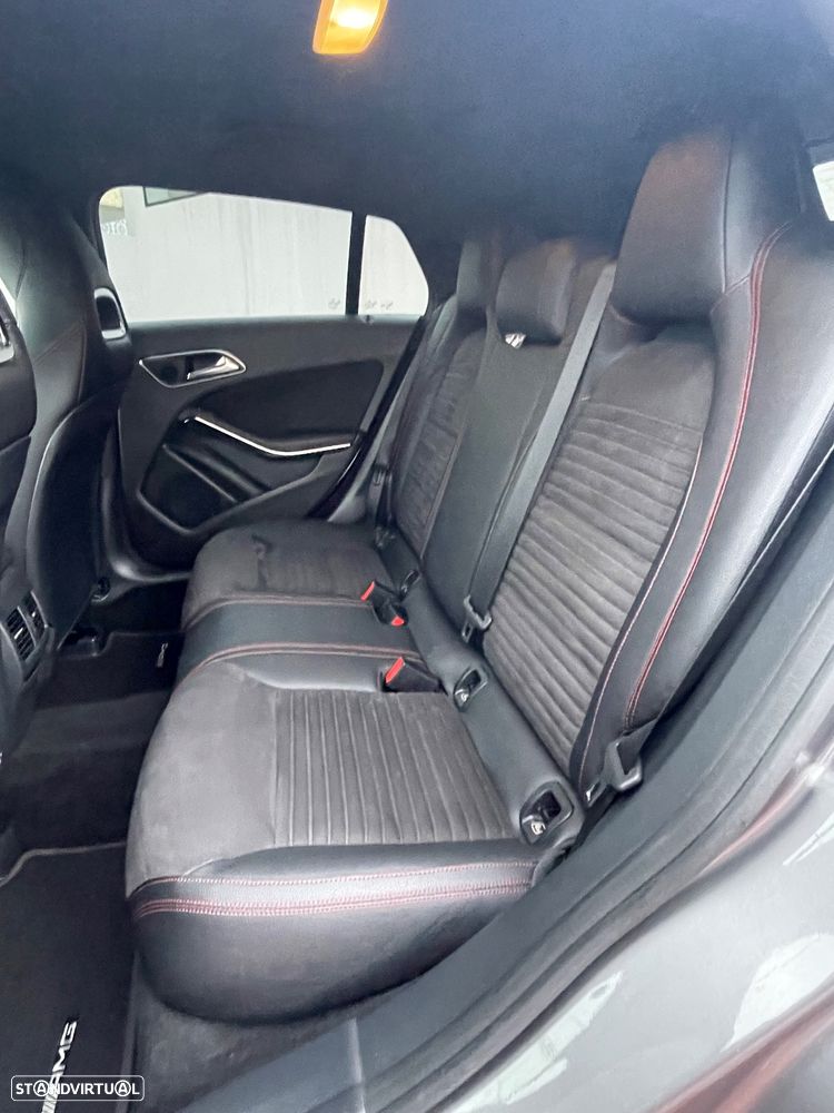 Mercedes-Benz CLA 220 d 4Matic 7G-DCT AMG Line - 26