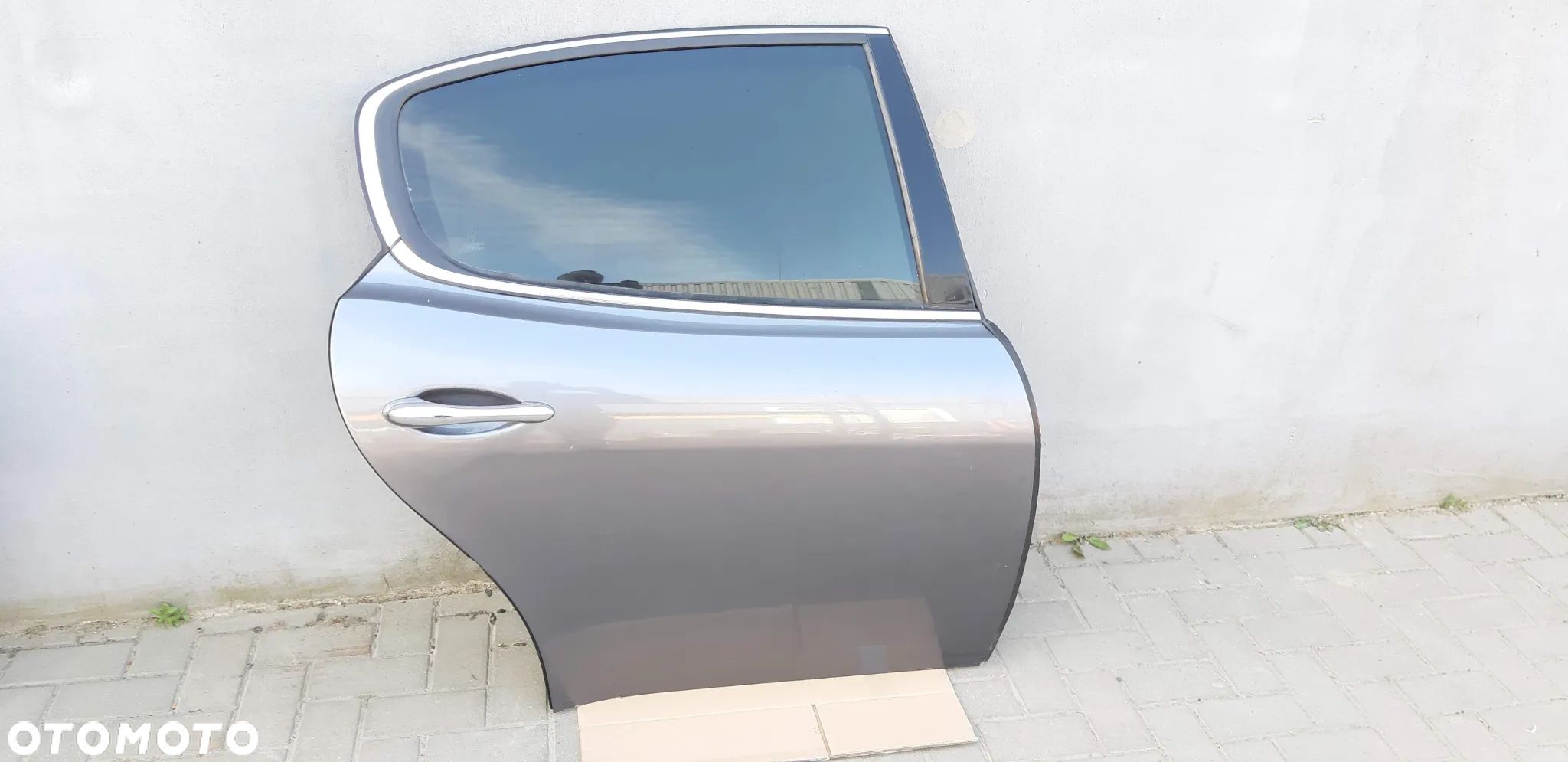 Drzwi prawy tył Maserati Quattroporte M139 2008r 4.7 - 1