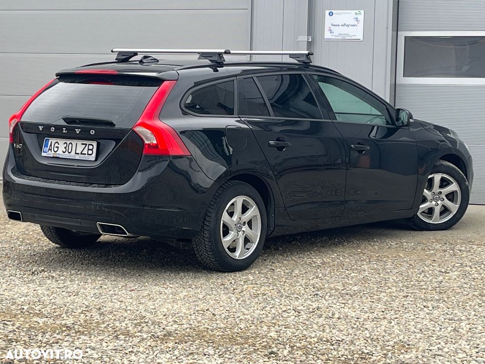 Volvo V60 D4 Momentum - 24