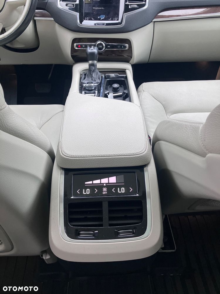 Volvo XC 90 - 14