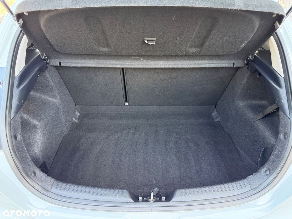 Kia Ceed 1.6 GDI Dream Team Edition - 21