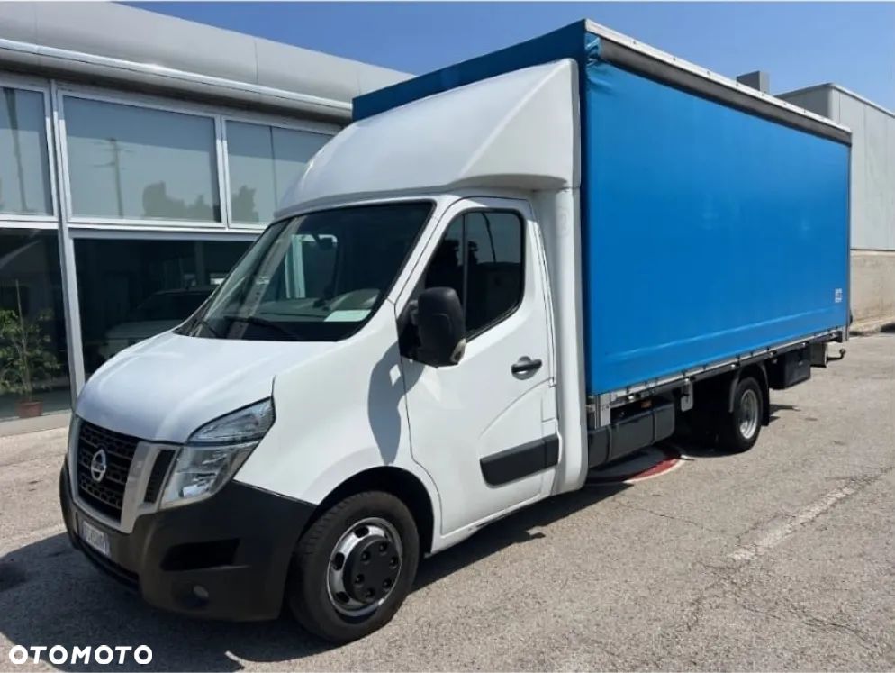 Nissan NV400