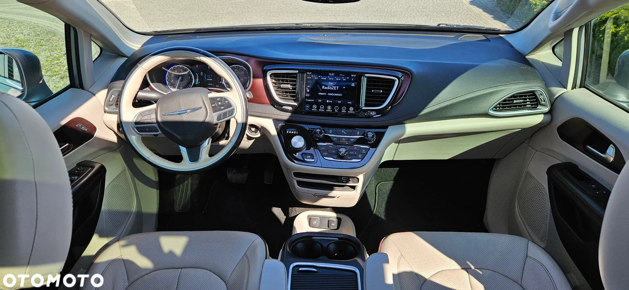 Chrysler Pacifica - 12