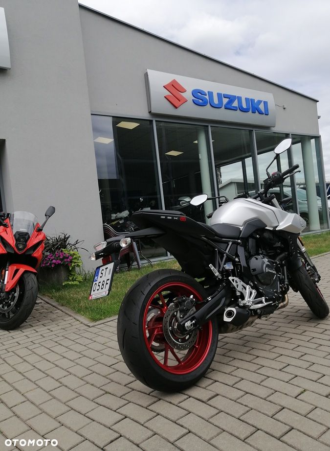 Suzuki GSX - 4