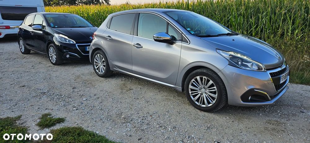 Peugeot 208 - 17