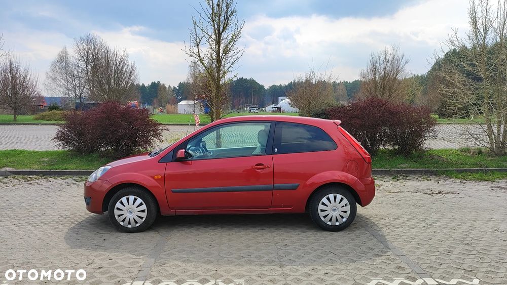 Ford Fiesta 1.6 TDCi Ghia - 17