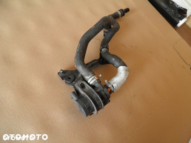 POMPKA OBIEGU WODY VOLVO V40 XC40 2014r - 2