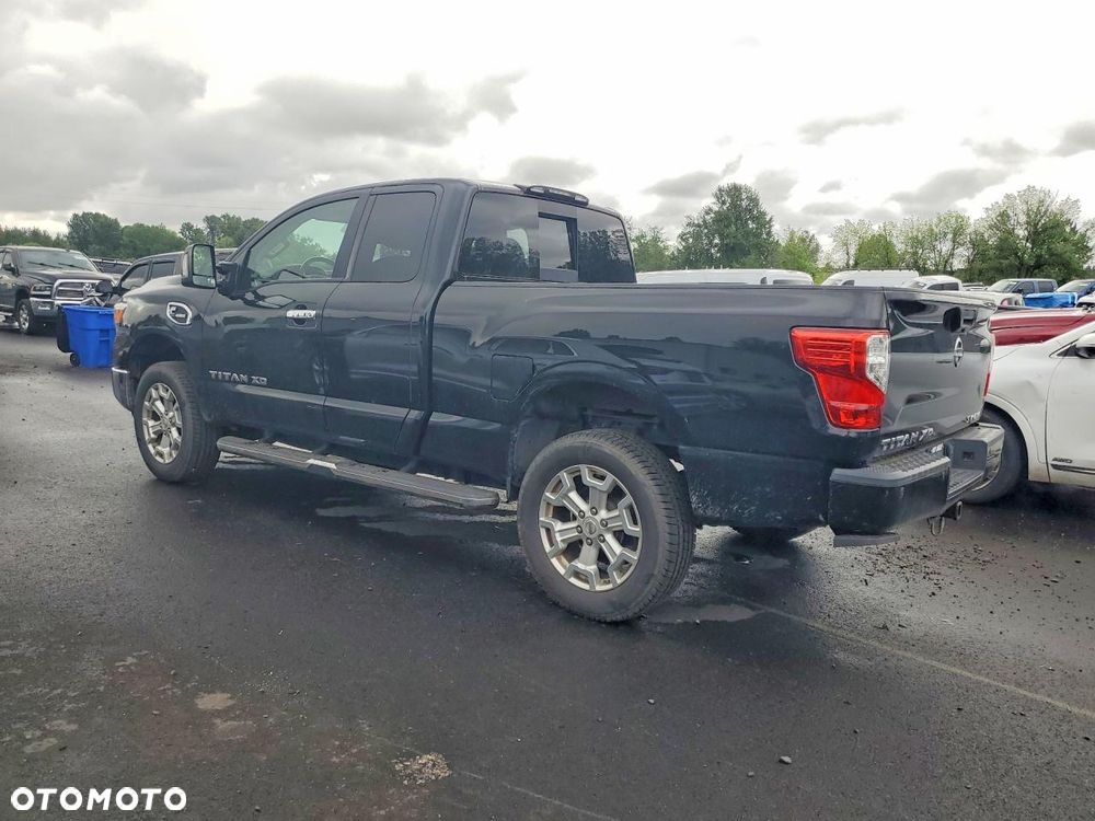Nissan Titan - 3