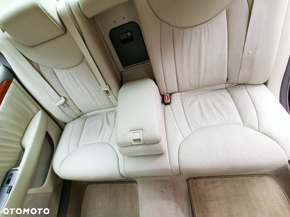 Lexus LS High Class - 15