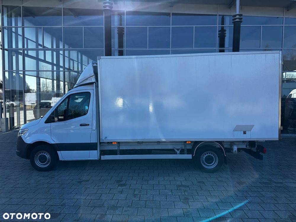 Mercedes-Benz Sprinter - 10