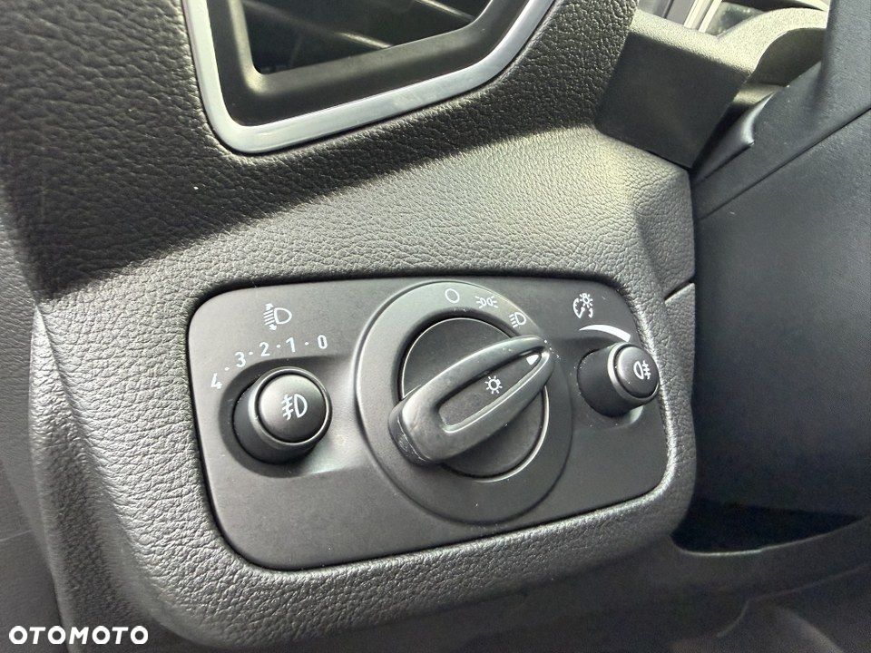 Ford Kuga 2.0 TDCi 2x4 Titanium - 20