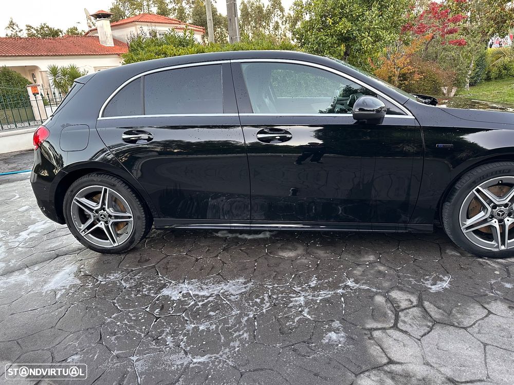 Mercedes-Benz A 250 e AMG Line - 4