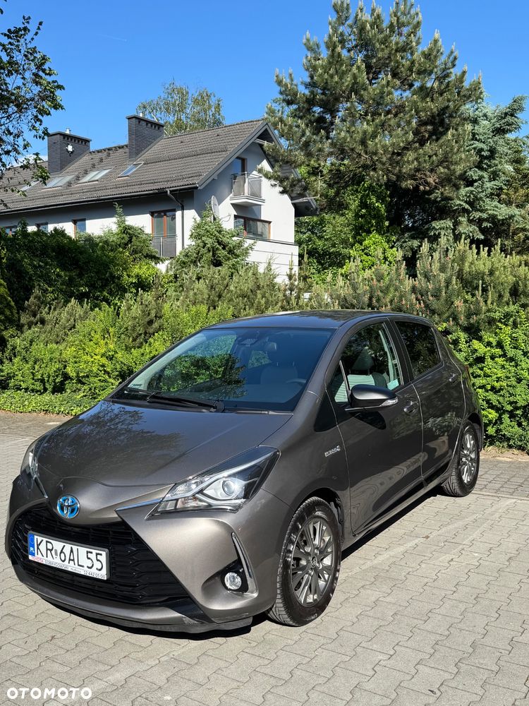 Toyota Yaris Hybrid 100 Premium EU6 - 7