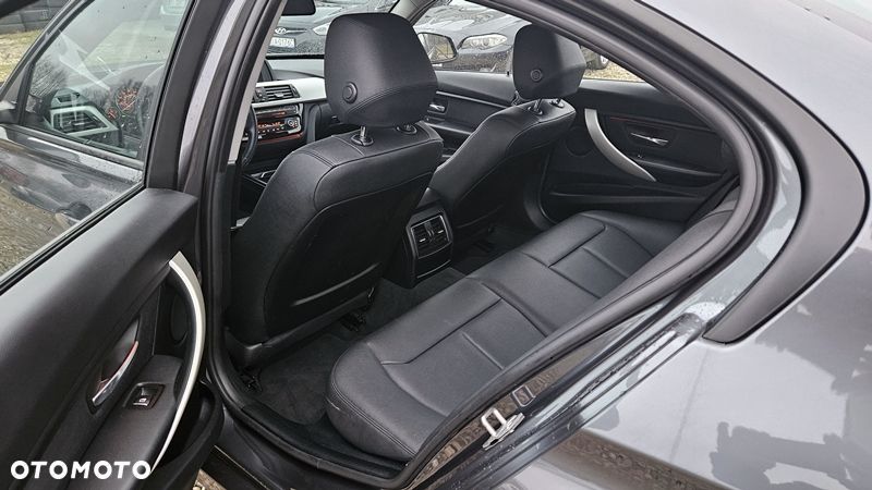 BMW Seria 3 320i xDrive Edition Luxury Line Purity - 14