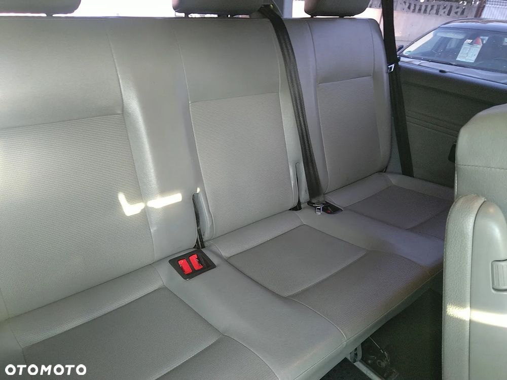 Volkswagen Caravelle - 14