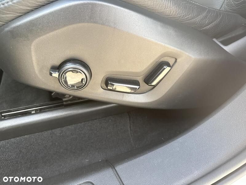 Volvo XC 60 D3 Momentum Pro - 18