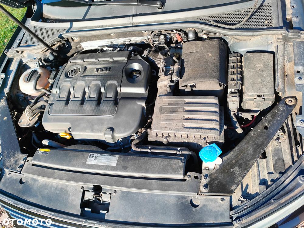 Volkswagen Passat Variant 1.6 TDI (BlueMotion Technology) DSG Comfortline - 19