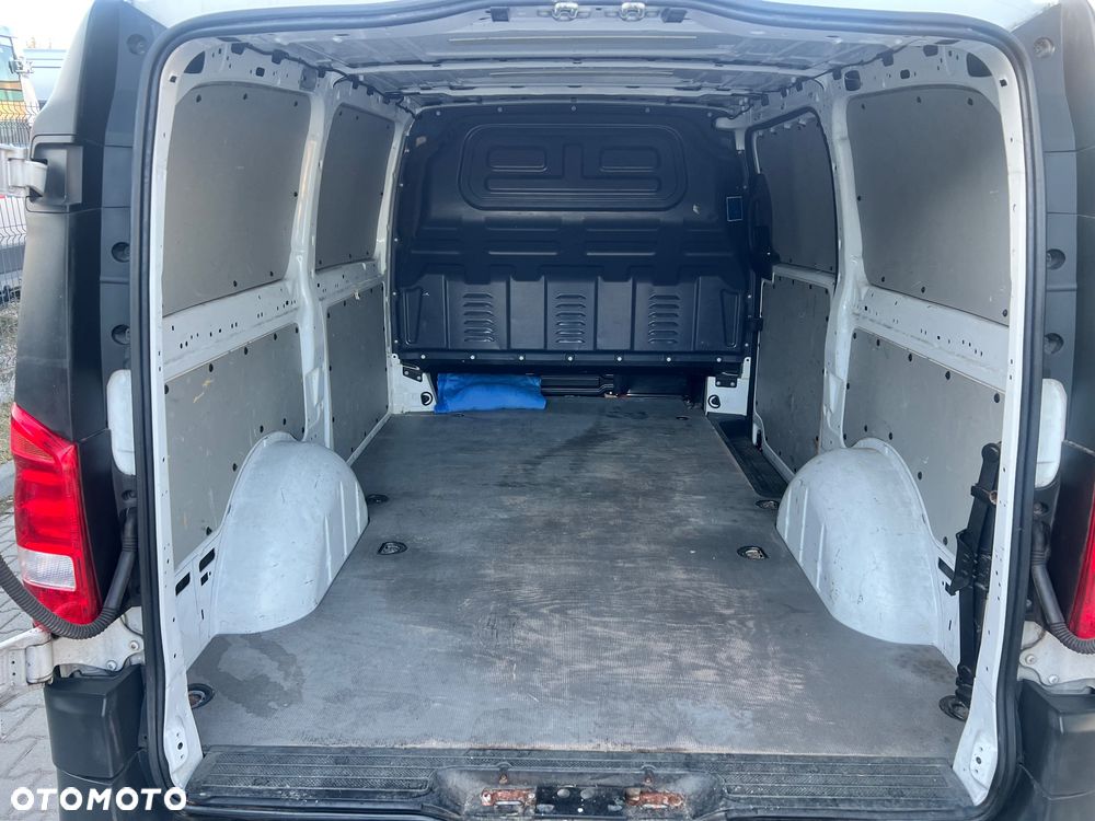 Mercedes-Benz VITO LONG 1.6 CDI 114KM 2019r - 19