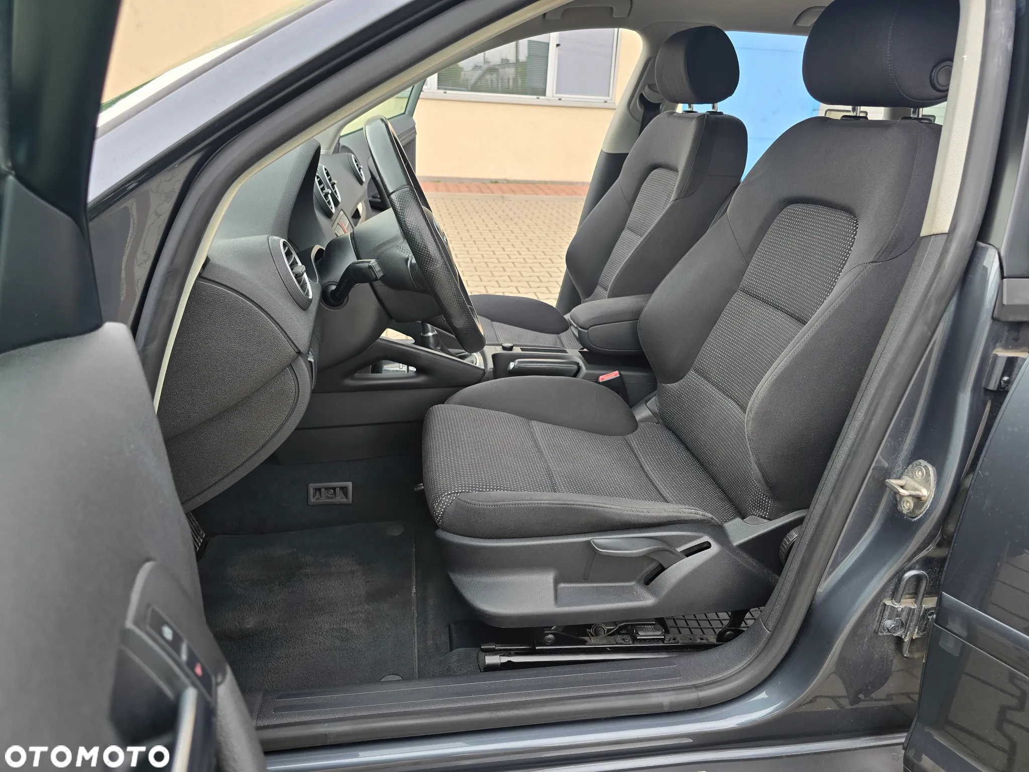 Audi A3 1.6 Sportback Attraction - 4