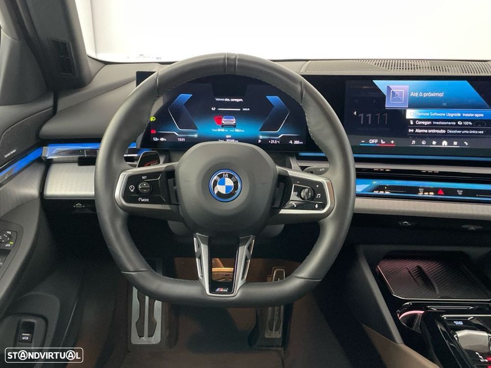 BMW i5 eDrive40 - 14