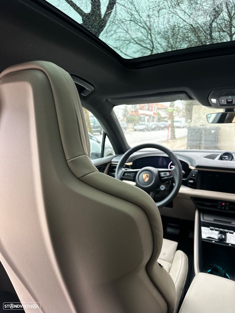 Porsche Macan Electric 4 - 9