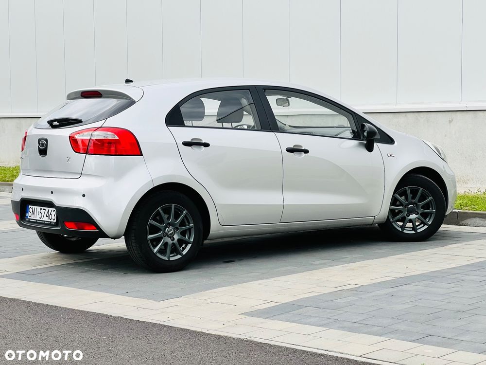 Kia Rio 1.2 Attract - 19