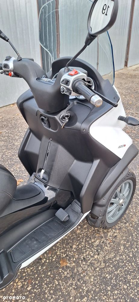 Piaggio MP-3 - 15