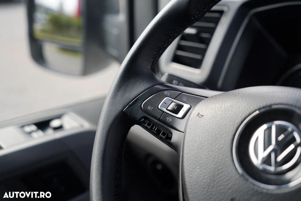 Volkswagen CRAFTER / CONTAINER / DHOLLANDIA LIFT / 2019 / TWIN / 3 LOCURI / - 32