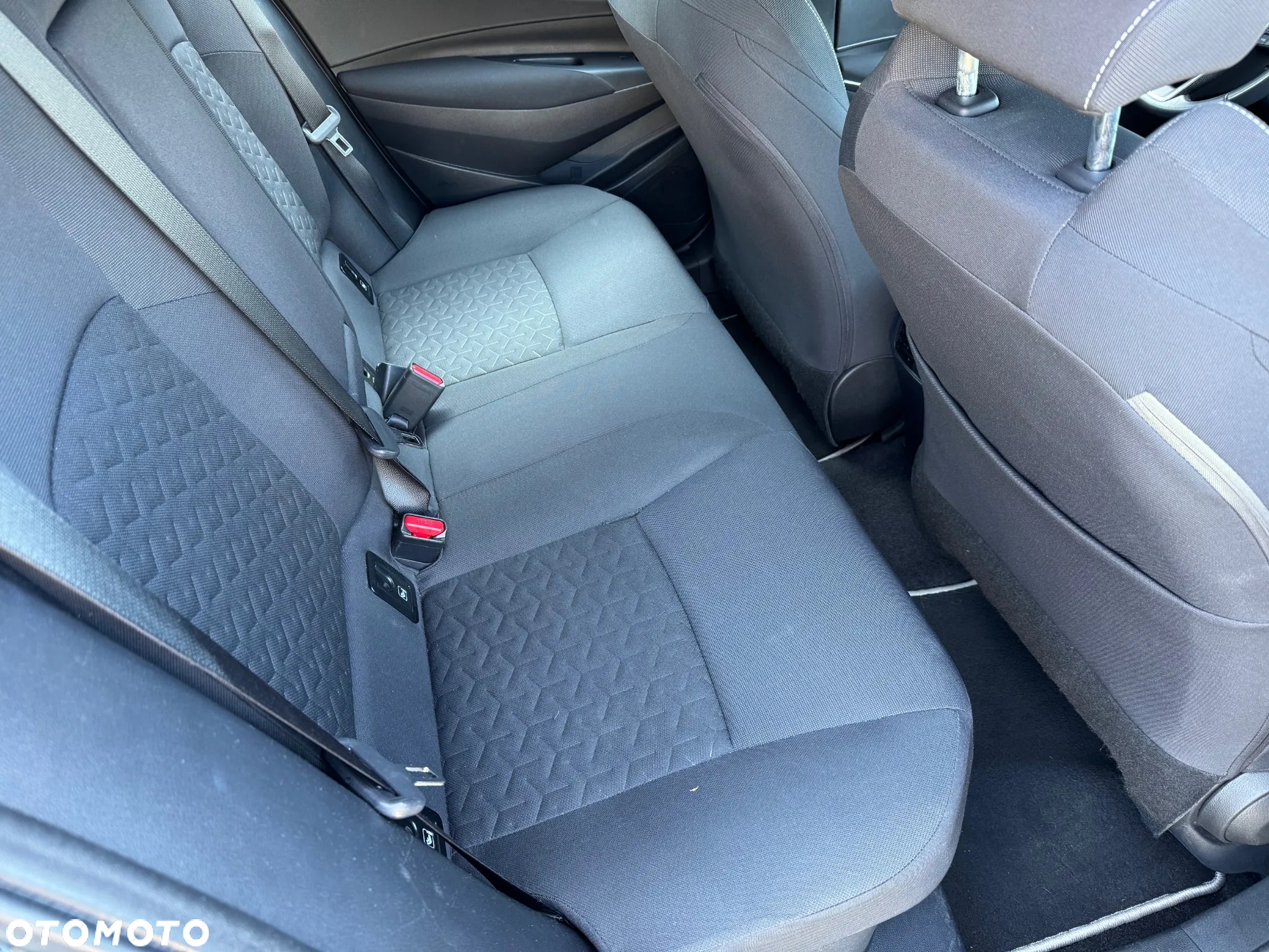 Toyota Corolla 1.8 Hybrid Comfort - 12