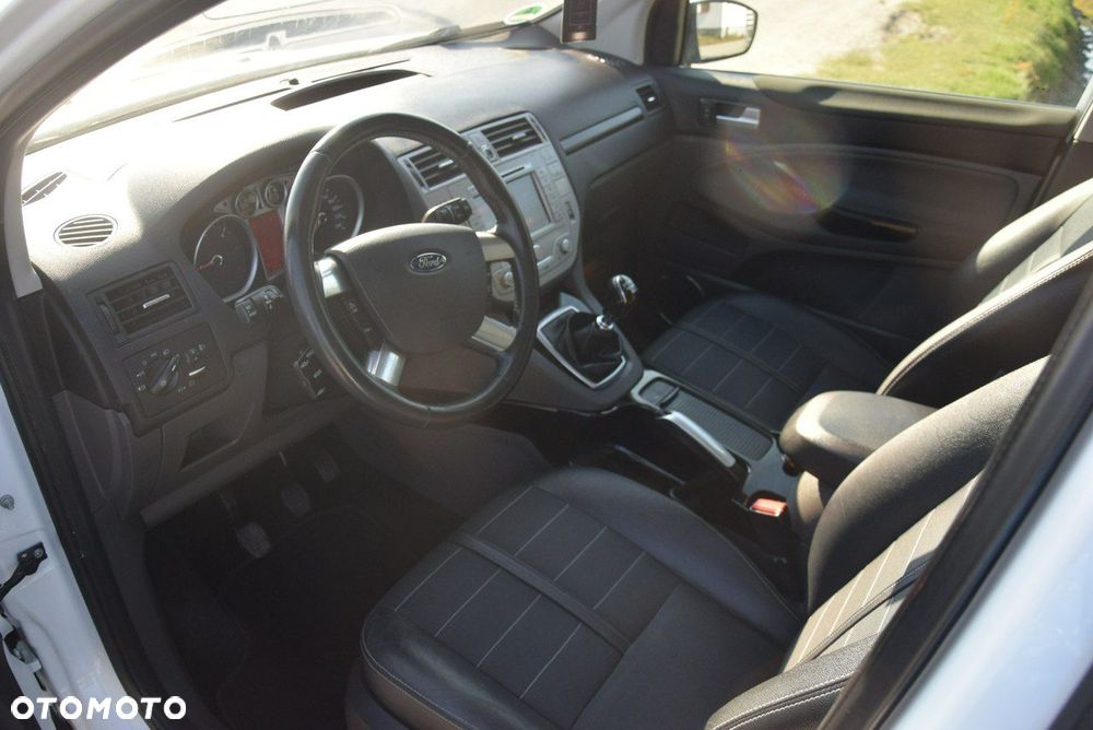 Ford Kuga 2.0 TDCi 4x4 Titanium - 26