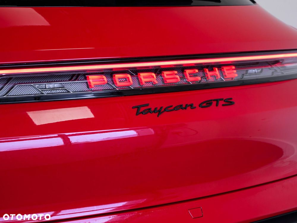 Porsche Taycan - 12