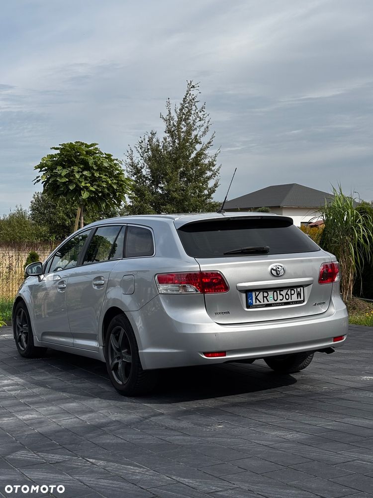 Toyota Avensis 2.0 D-4D Sol - 3
