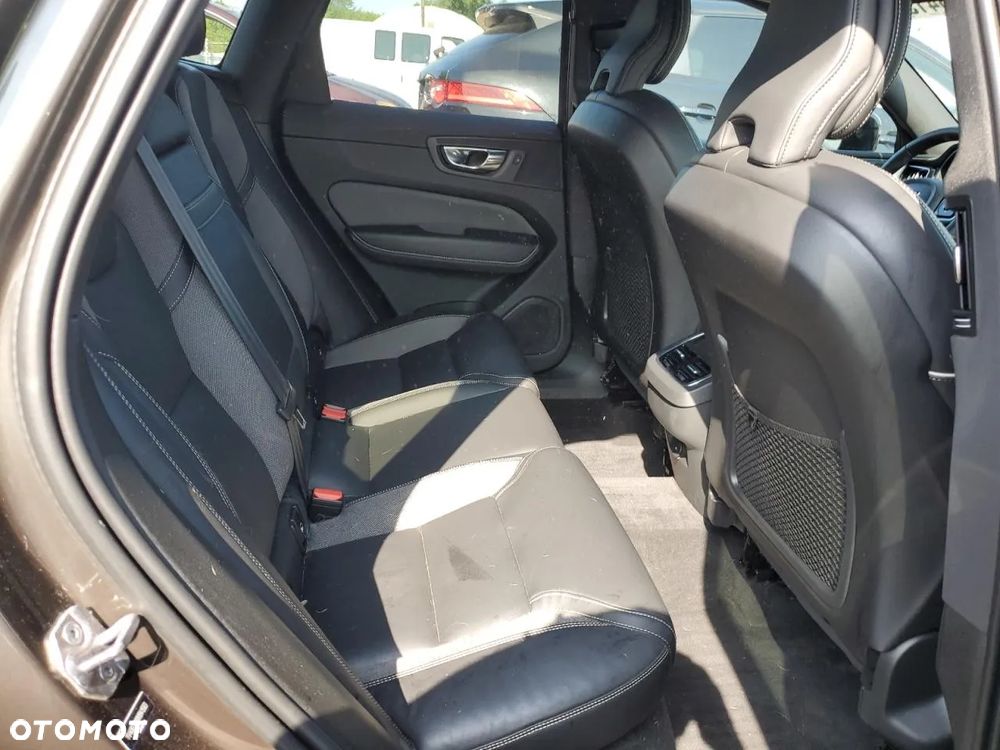 Volvo XC 60 B6 B AWD Geartronic RDesign - 10