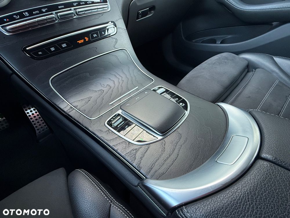 Mercedes-Benz GLC - 36