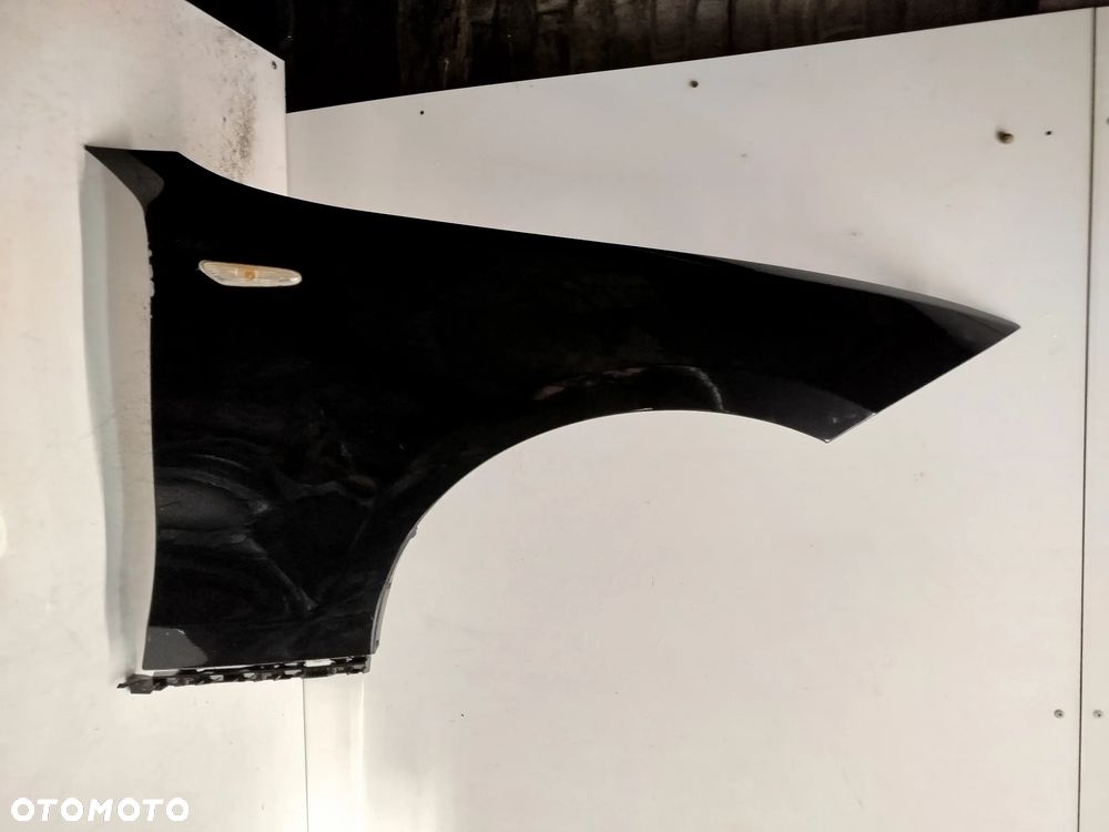 ^ BŁOTNIK PRZEDNI PRZOD PRAWY BMW 1 E81 E82 E87 E88 BLACK SAPPHIRE - 1
