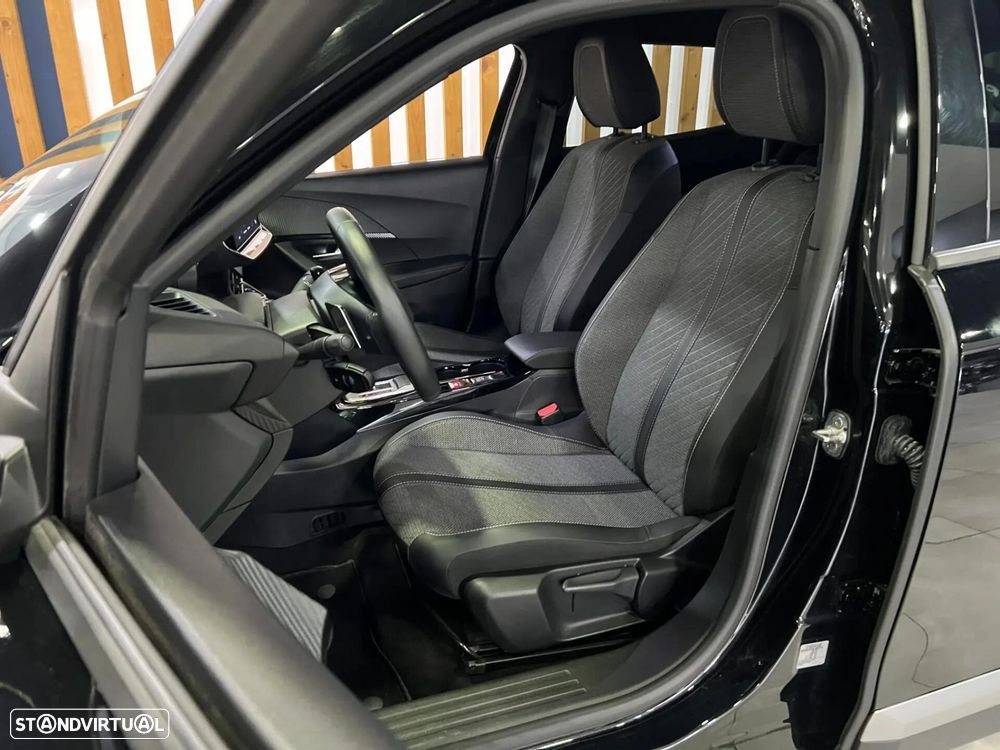Peugeot 2008 1.2 Hybrid Allure e-DCS6 - 12